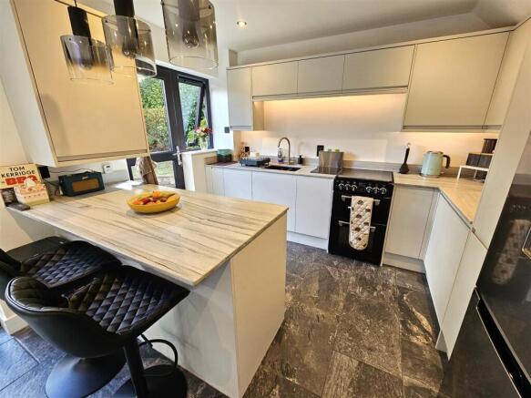 Kitchen Area.jpg