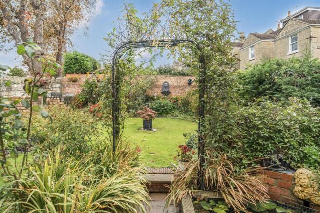 Rear Garden 1.jpg