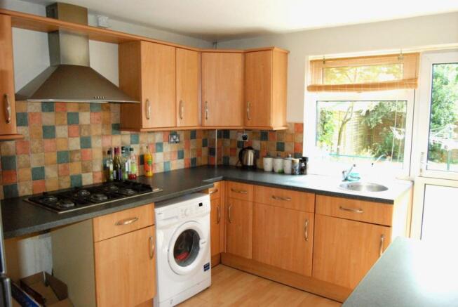 KITCHEN/DINING ROOM
