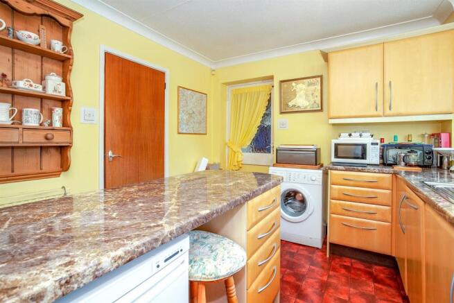 Kitchen 5.jpg