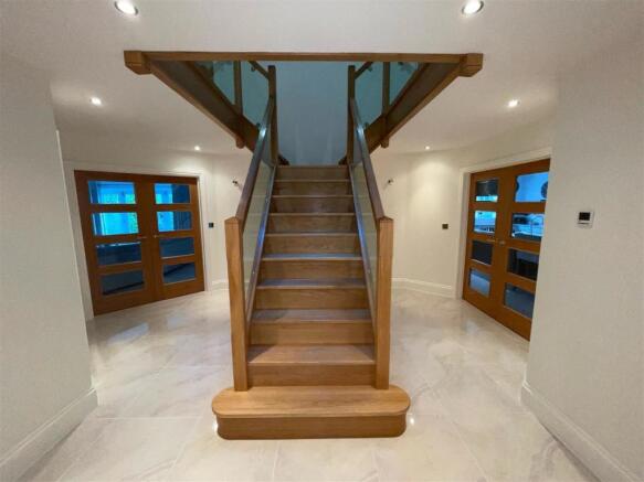 Hallway.jpg