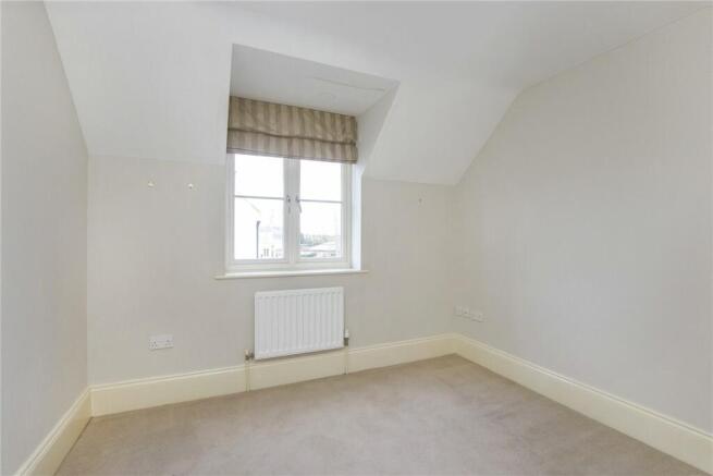 4 bed End of Terrace to rent Image 10