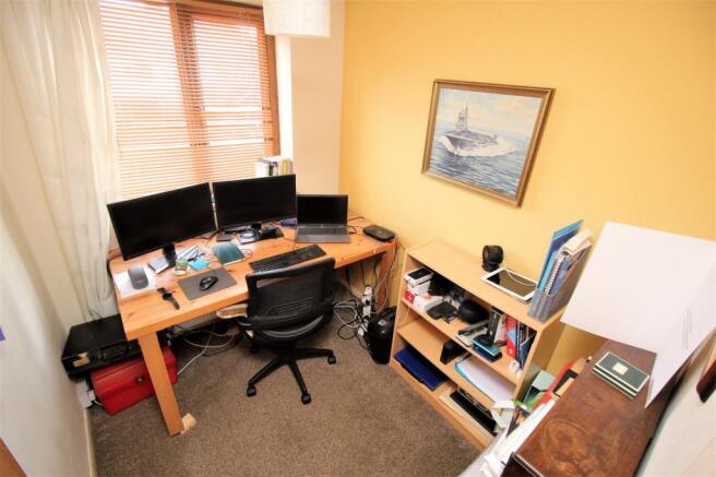 Office / Bedroom 4