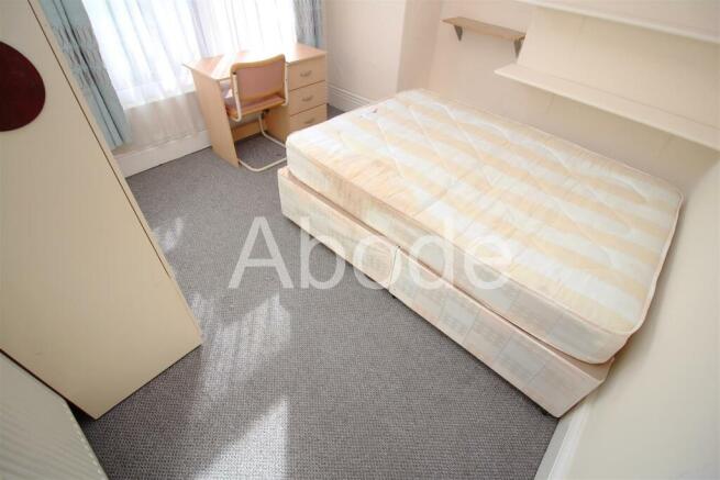 5 bed House to rent Image 12