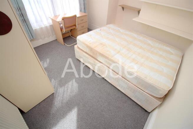 5 bed House to rent Image 12