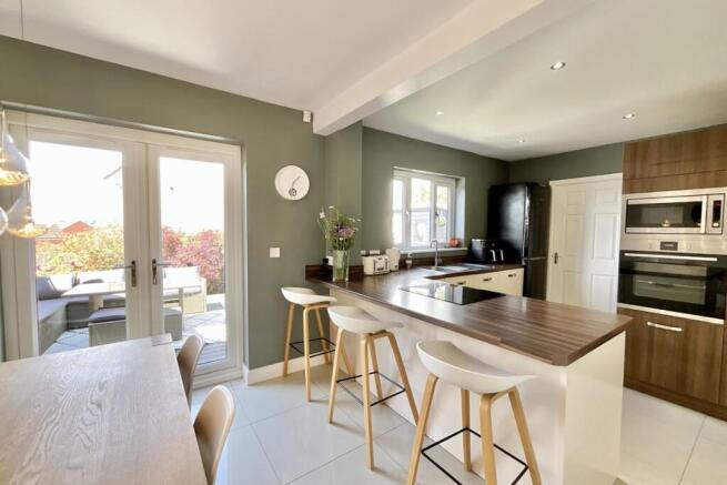 4 bed Detached for sale Image 5