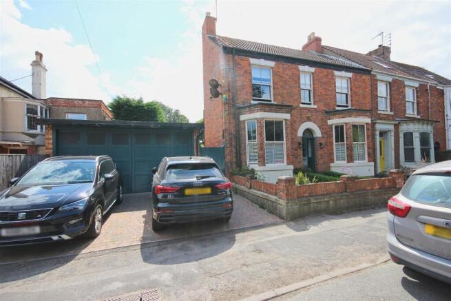 3 bed House for sale Image 12
