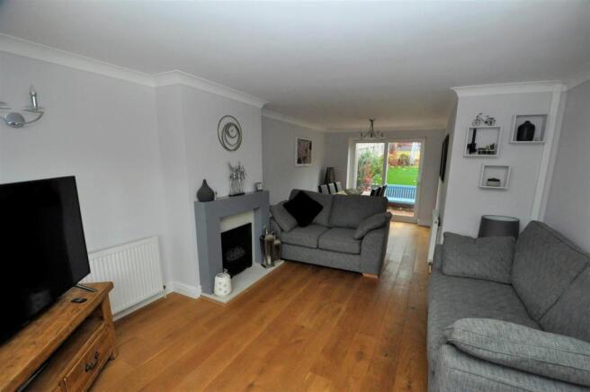 Spacious Living/Dining Room