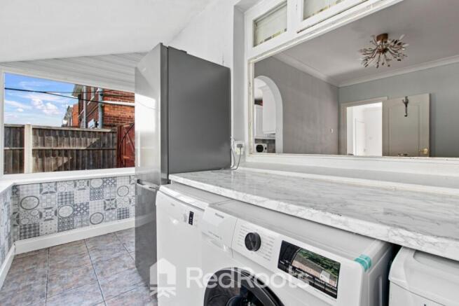 3 bed Semi-Detached for sale Image 10