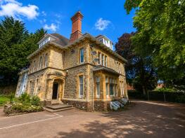 Apartment 6, 62 Hillbrook House, Albert Road North, Malvern WR14 2TL