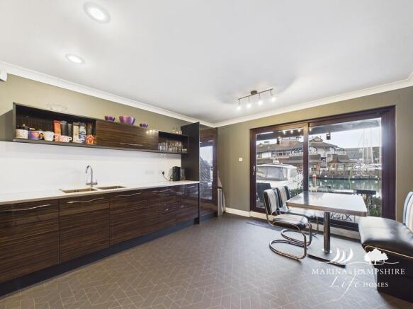 CAM03915G0-PR0033...