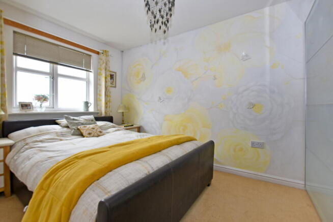 4 bed Detached for sale Image 10