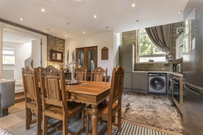 2 bed Semi-Detached for sale Image 6