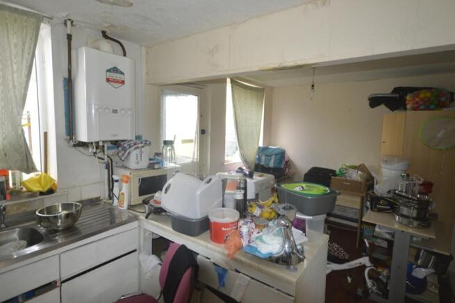 Kitchen / Dining Roo