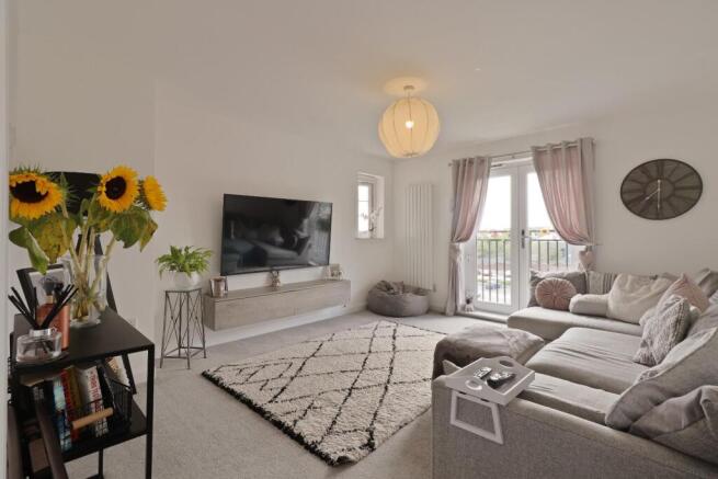 2 bed Flat for sale Image 4
