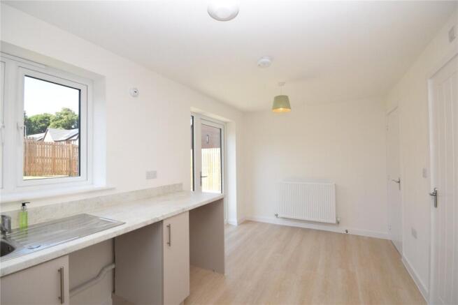 3 bed Semi-Detached to rent Image 3