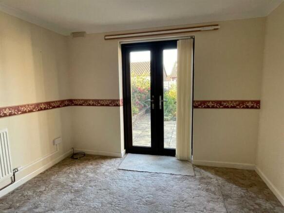 Bedroom..jpg
