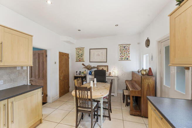 2 bed Terraced for sale Image 8