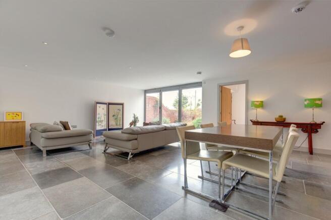 Exceptional Barn Conversion in Langham photo 4