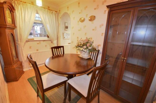 DINING ROOM/BEDROOM 
