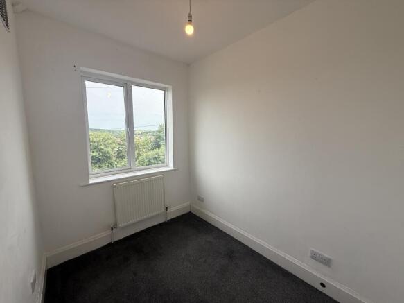 3 bed House to rent Image 10