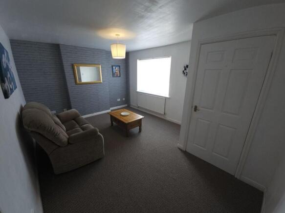 3 bed Semi-Detached to rent Image 10