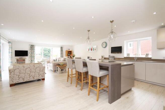 Kitchen/Family...