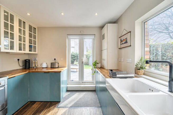 1432579-8-69c12a0...