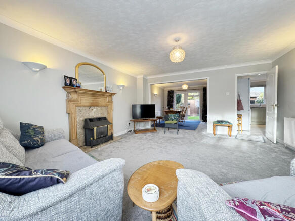 71aSS Living Room