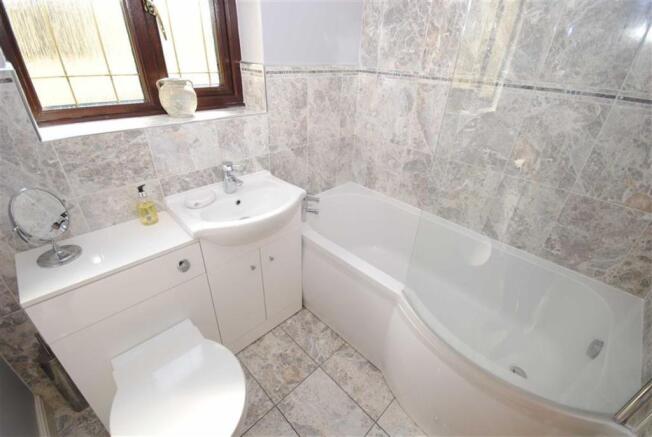 COMBINED BATHROOM/WC