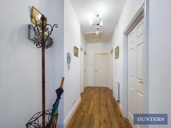 2 bed Apartment to rent Image 8