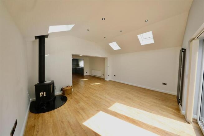3 bed Detached Bungalow for sale Image 11