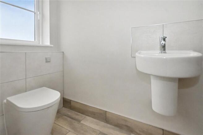4 bed Detached for sale Image 9