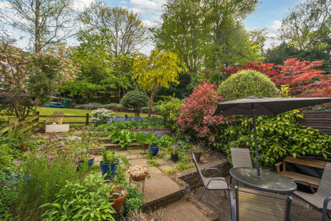 1454850-3-69f224c...