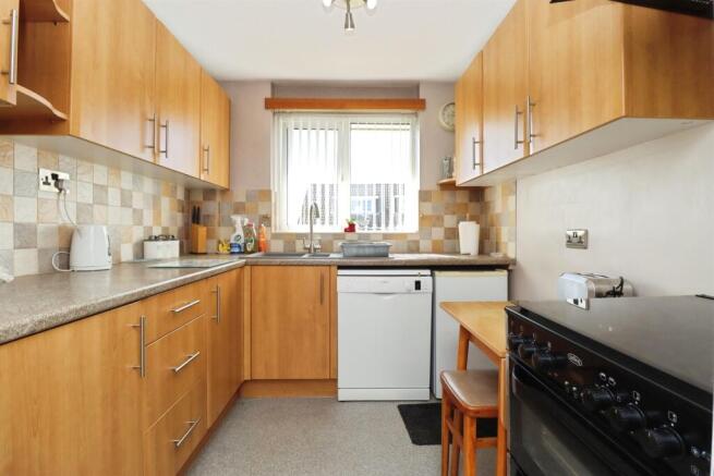 Leys Avenue, Rothwell, KETTERING photo 4
