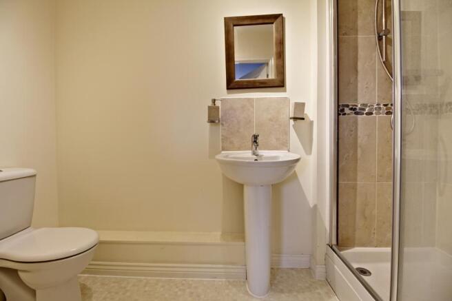 Ensuite to Bed 1