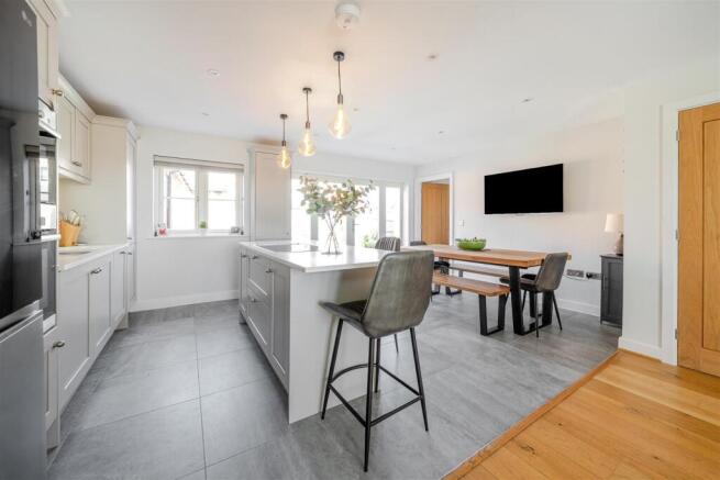 5 Paddock View, Old Stratford