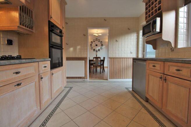 Kitchen into D...