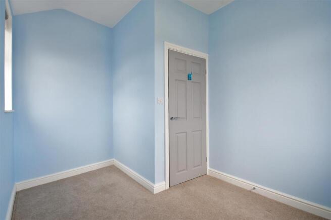 3 bed Semi-Detached to rent Image 8