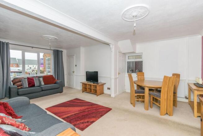 Lounge/Dining Room