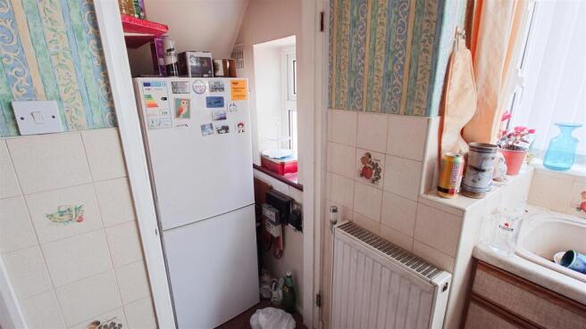 3 bed Semi-Detached for sale Image 8