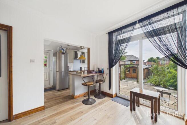 Woodfield Avenue, Hyde, Greater Manchester, SK14 photo 4