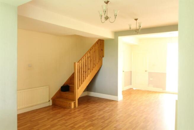 LOUNGE / DINING ROOM