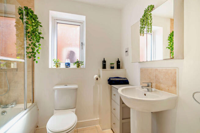 2 bed House for sale Image 8