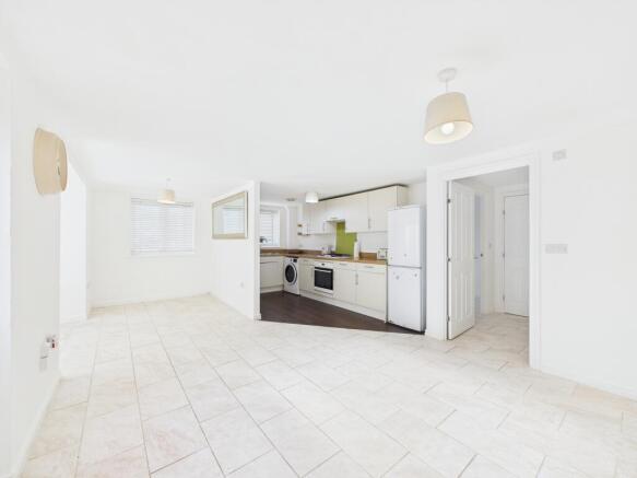 CAM02909G0-PR0377-STILL006