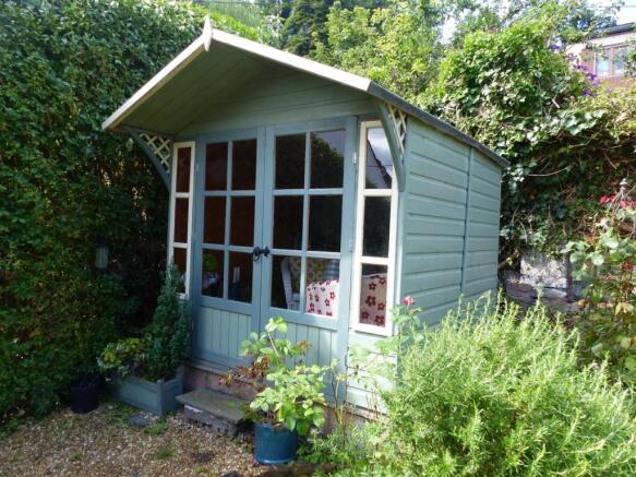 SUMMERHOUSE