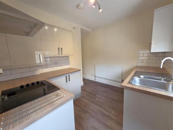 3 bed Terraced for sale Image 8