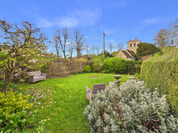 CAM01354G0-PR0699-STILL019