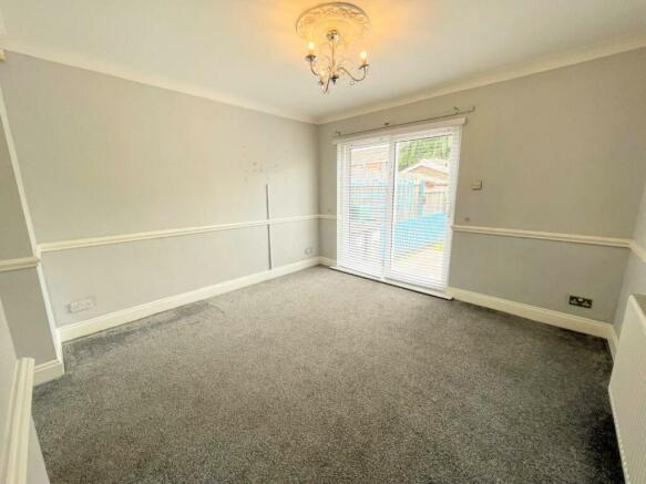 SEPARATE DINING/FAMILY ROOM