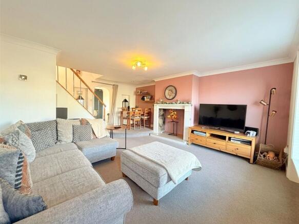 3 bed Semi-Detached for sale Image 5